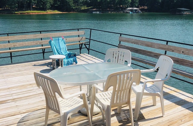 Private Lakeside home on Hartwell Lake. Deep water dock. Huge views. Pets ok.