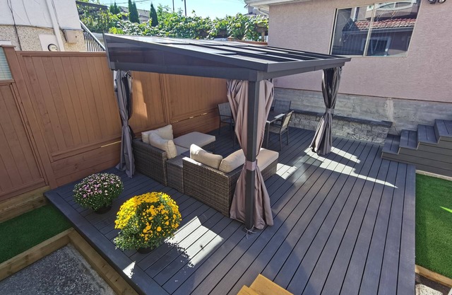 Private Modern Suite - Central Location