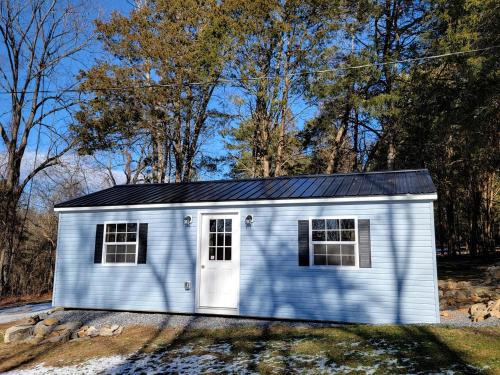 Private Pet-Friendly Cabins with Fire Pit for Nature Escapes in Clear Spring, Maryland, for Memorable Family Glamping Trips