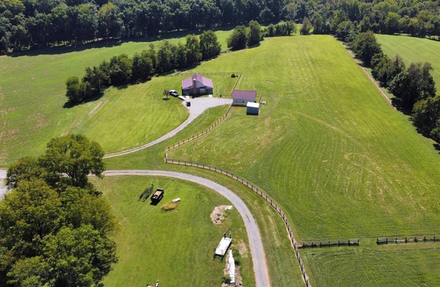 Private remodeled house rent weekends, weekly, monthly. Country/Equine setting