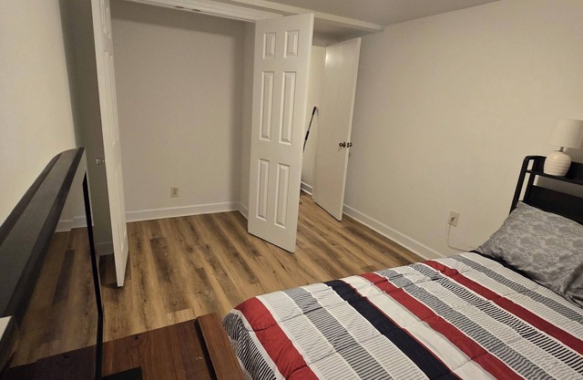 Private room, a very clean and quiet retreat just 12 minutes from Truist Park