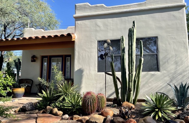 Private Southwestern Style Casita with Lush & Fully fenced Lush Yard*