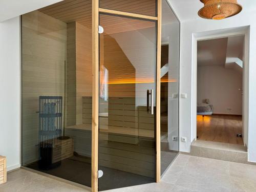 Private Spa & Wellness Apartment with Sauna, Whirlpool & Free Parking by HERO HOMES