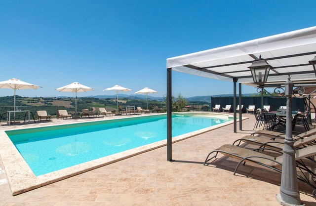 Private Villa with A/C, private pool, WIFI, TV, patio, pets allowed, panoramic view, parking