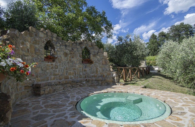 Private Villa with private pool, A/C, WIFI, sauna, hot tub, TV, patio, pets allowed, panoramic view