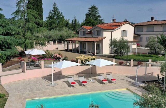 Private Villa with WIFI, A/C, private pool, TV, terrace, panoramic view, close to Greve In Chianti