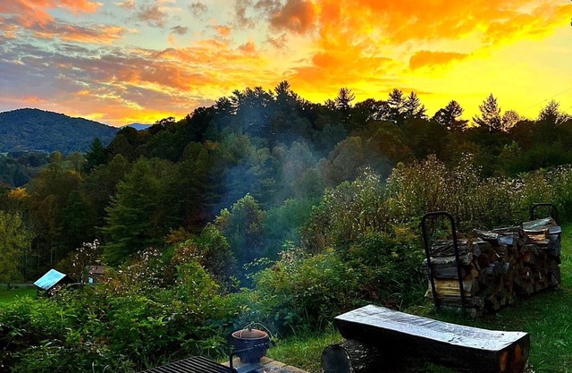 PROMO 5% WEEKLY/15% MONTHLY DISCOUNTn"Moonlit Chalet is your rental to relax