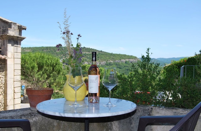 Provence House With Mountain and Country Views and Bistro Next Door