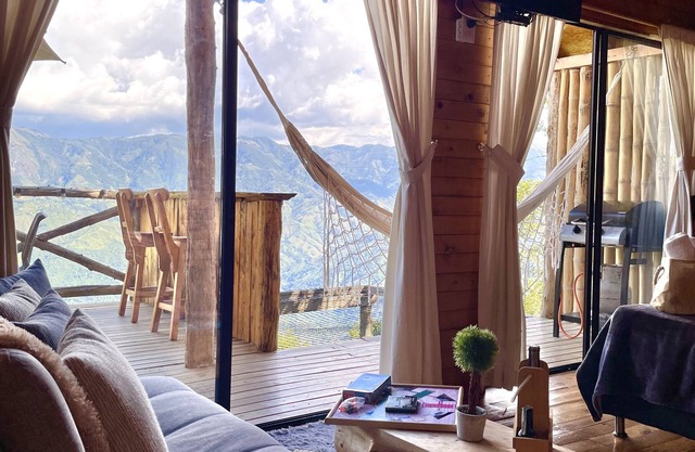 Punta del Indio cabin in the mountains of Colombia