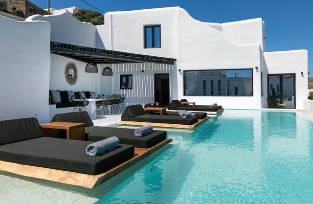 Pure Luxury Villa to Cater Even the Most Demanding Travelers at Perfect Location