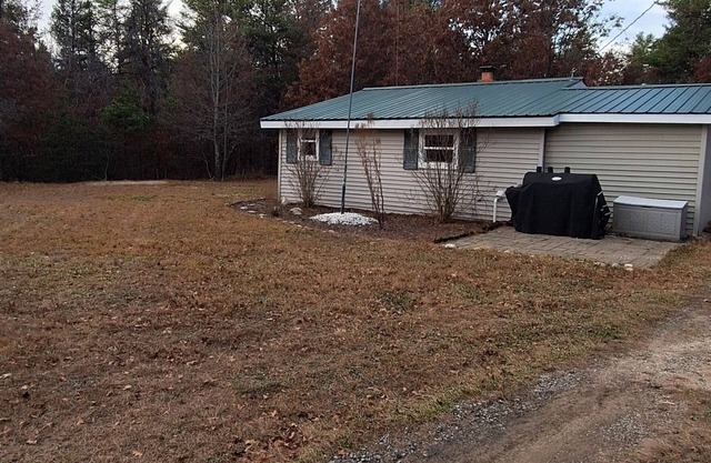 Quaint cottage on 5 wooded acres