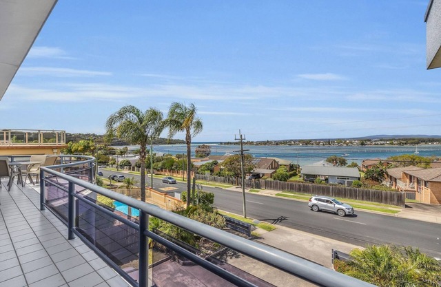 Quays 6 - Amazing Central Location With Views!
