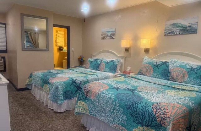 queen & full bed, Buzzards Bay, walk to cape cod canal, extended stay available