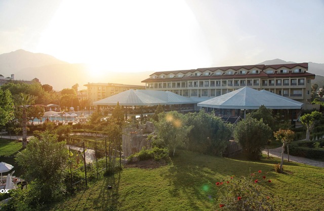 Queen's Park Le Jardin - All Inclusive
