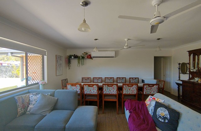 Quiet cottage like family house tucked away in a convenient location
