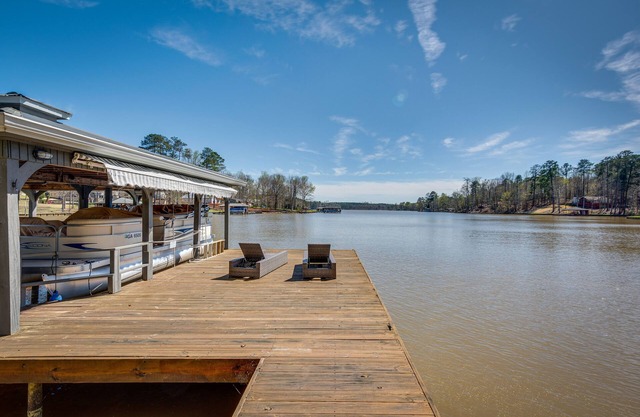 Quiet Lakefront Eatonton House w/Boat Dock!