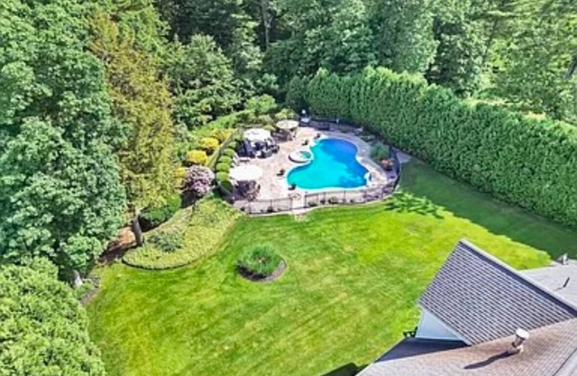 Quiet Luxury Home Close to Amherst & Local Attractions