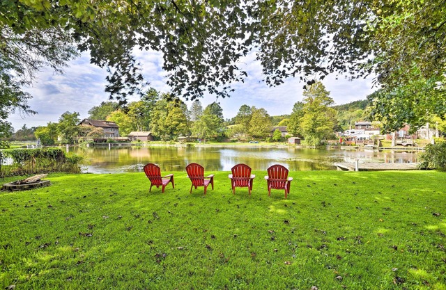 Quiet New York Retreat < 7 Miles to Skiing!