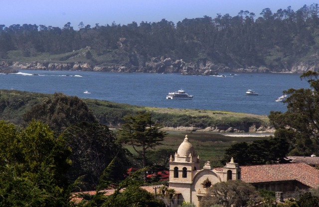 Quiet Ocean View Villa, Carmel, CA. short walk to town, the beach, the mission.