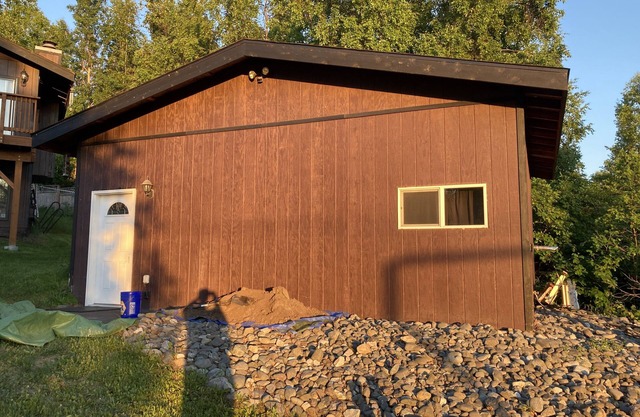Quiet, private, 1 bedroom, studio in great part of town. Old recording studio!