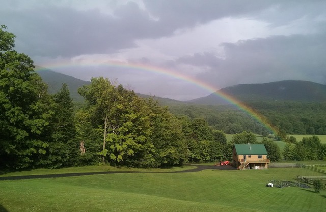 Quiet & private small horse farm only 1.5 miles to Jiminy Peak. Pet friendly.