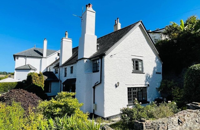 Quintessential English Cottage close to Dittisham Quay