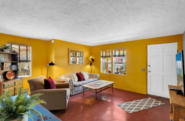 Quintessential Midtown Bungalow