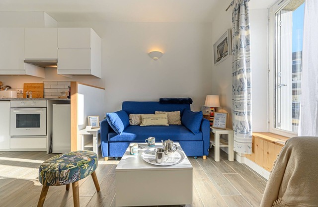 Résidence du Port - Two Bedroom Apartment, Sleeps 5