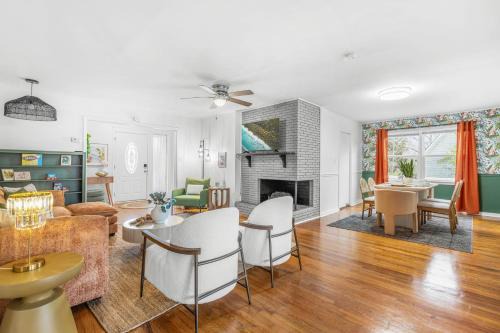 Raleigh's Most Wanted - Relax, Games, & Cozy Comfort