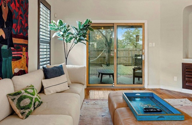 Ran · Artist Retreat in North Austin | Endless Amenities