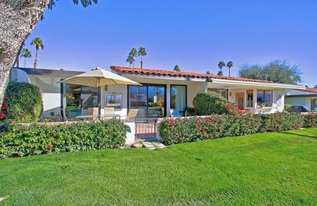 Rancho Las Palmas CC - Lovely 2 Bedroom/2 Bath on Golf Course in Rancho Mirage