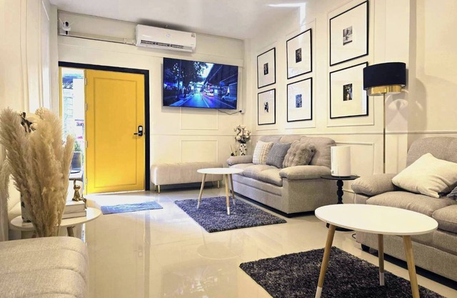 RB10 Arun Sa Wad Chinatown 401