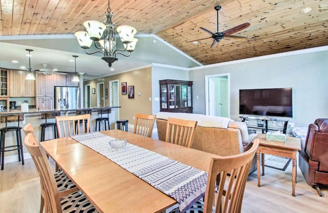 Readfield Retreat with Lake Maranacook Views!