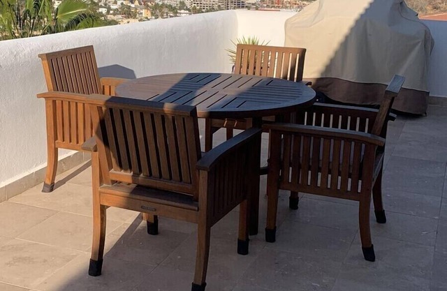 Ready and Clean: Renovated Condo in fabulous Pedregal, Ocean, city and Mtn views