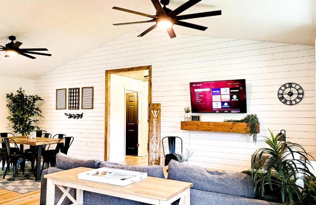 Red River Gorge Vacation Home Fiber WiFi + W/D