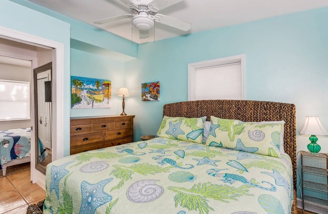 *Reduced Rates* Sunshine and Sand | Your Comfortable Waterfront House | Sandy Yard |Family Friendly