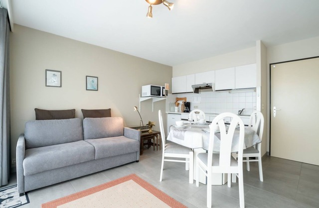 Ref. 704 by Interhome
