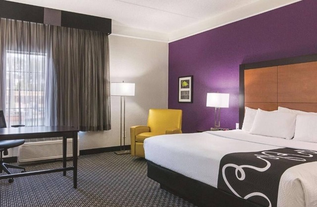 Refreshing Stay Near Downtown Orlando & Local Attractions | Pool | Free Shuttle