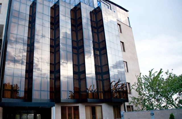 Regineh Hotel