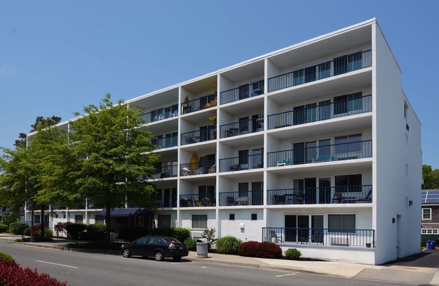 Rehoboth Ave Condo w/Parking Sleeps 4 Clean/Updated/Comfortable