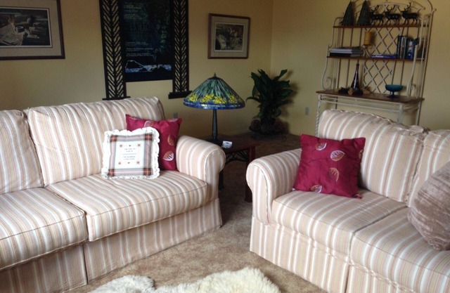 Relax Above The City In Spacious Accommodations With Gorgeous Views-Pets Welcome
