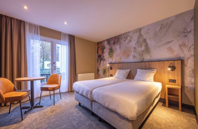 Relax and Play: Indoor Pool, Cycling Nearby, Game Room & Free Parking
