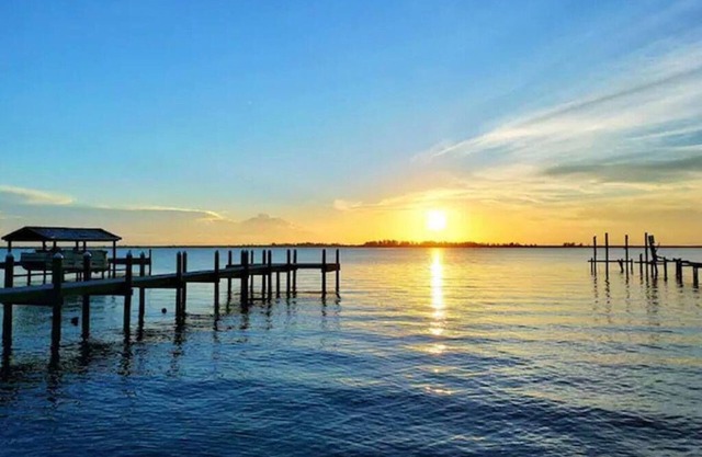 Relax by Wabasso Beach-18 min away-your perfect Micco retreat - Summer Specials