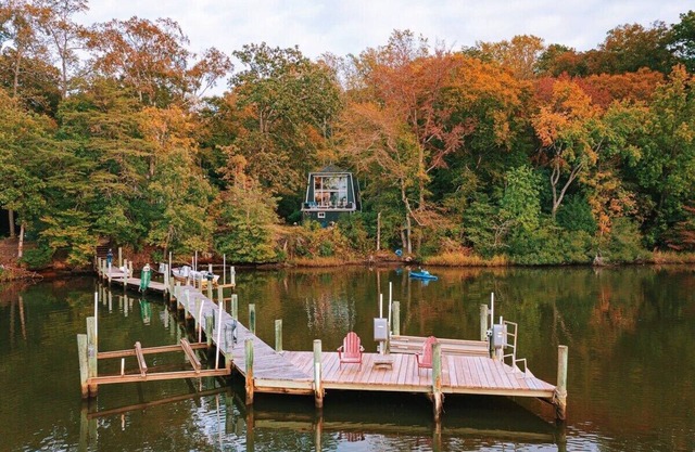 Relax on Dock, Play Pool, Kayak the Coves, Views