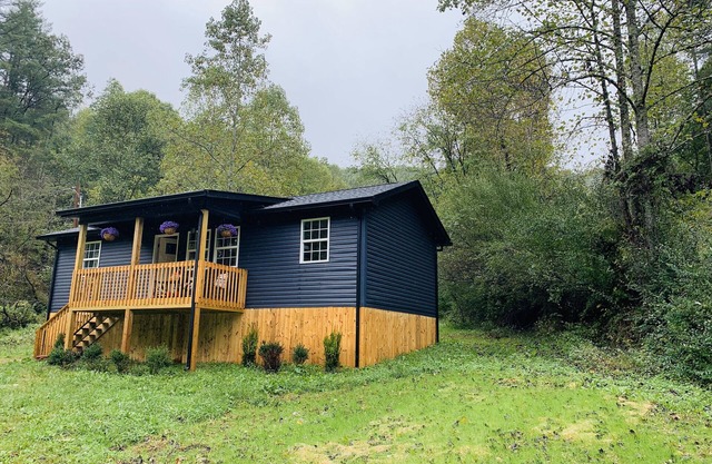 Relax with the whole family at this peaceful place. Nestled in the woods of KY.
