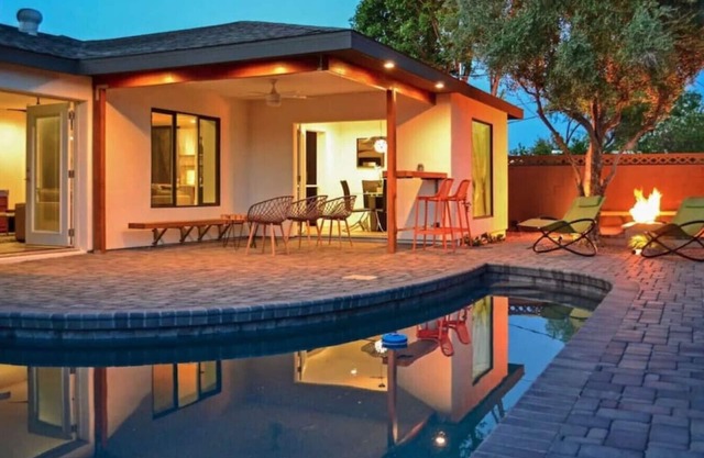 Relaxing 4 Bedroom Estate: Private Pool w/Heated Pool Option| Fire Pit