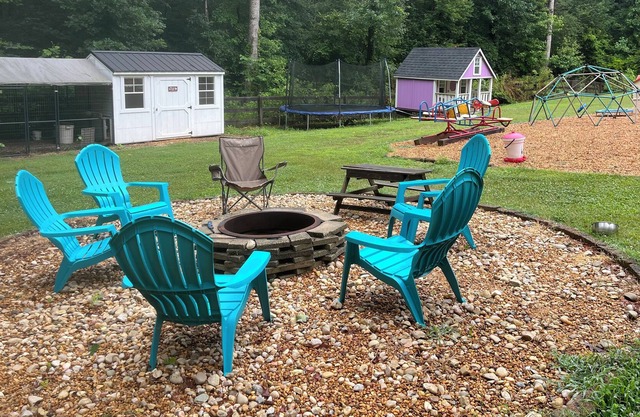 Relaxing Farmhouse: Basement Apartment. 8 minutes from 95!