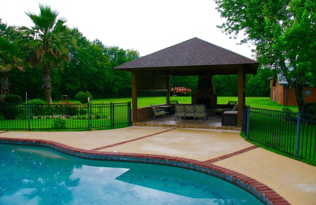 Relaxing getaway in a peaceful spacious setting