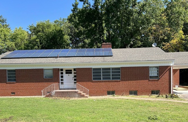 Relaxing home within walking distance to shopping
