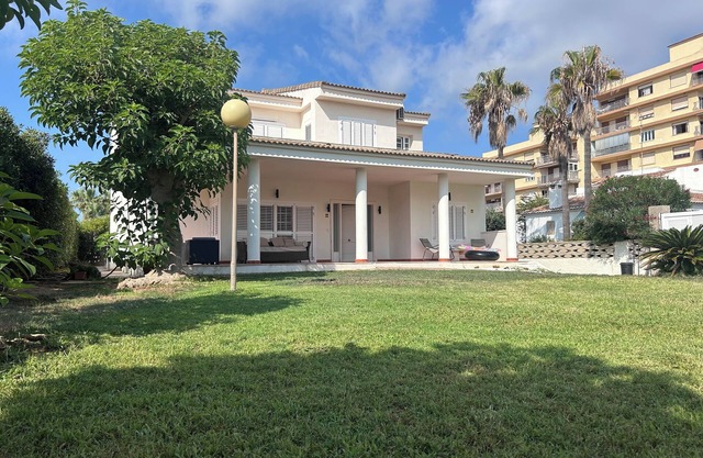 Relaxing House at the Beach